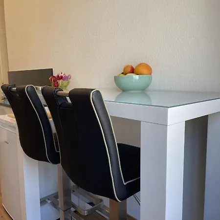 Attraktive Mit Balkon Zum Gruenen Hinterhof * Schwerin (Mecklenburg-Vorpommern)