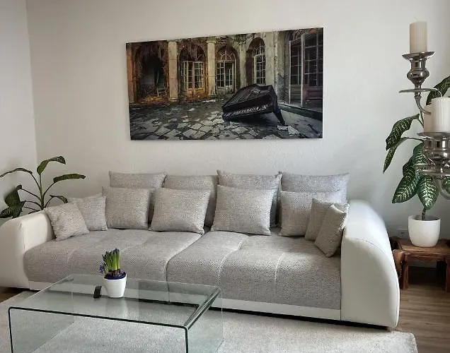 Attraktive Mit Balkon Zum Gruenen Hinterhof 什未林