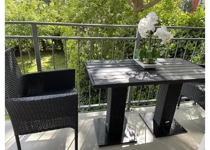 Attraktive Mit Balkon Zum Gruenen Hinterhof 什未林