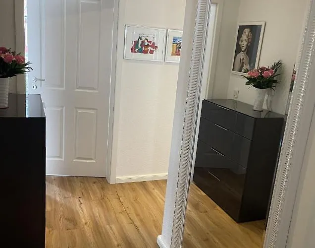 Attraktive Mit Balkon Zum Gruenen Hinterhof