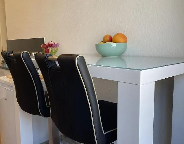 Attraktive Mit Balkon Zum Gruenen Hinterhof * Schwerin (Mecklenburg-Vorpommern)