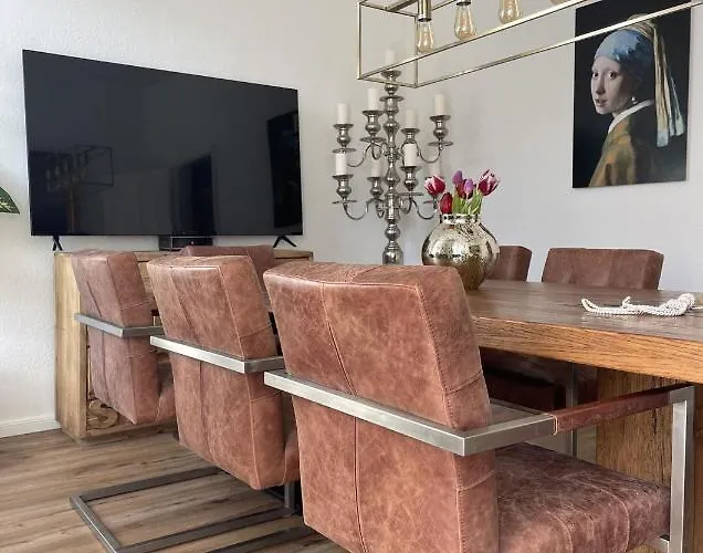 Attraktive Mit Balkon Zum Gruenen Hinterhof