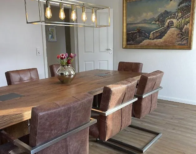 Attraktive Mit Balkon Zum Gruenen Hinterhof Apartment Schwerin (Mecklenburg-Vorpommern)