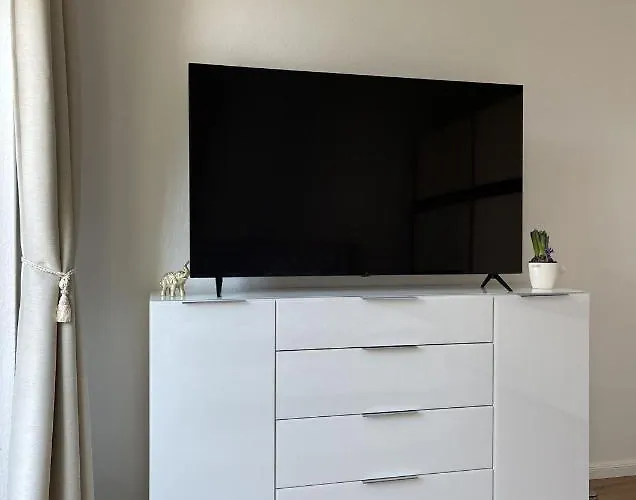 Attraktive Mit Balkon Zum Gruenen Hinterhof *