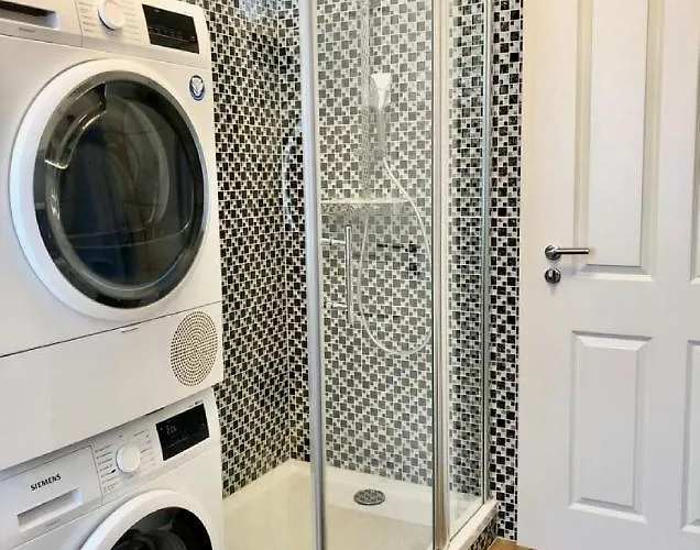 Attraktive Mit Balkon Zum Gruenen Hinterhof * Schwerin (Mecklenburg-Vorpommern)